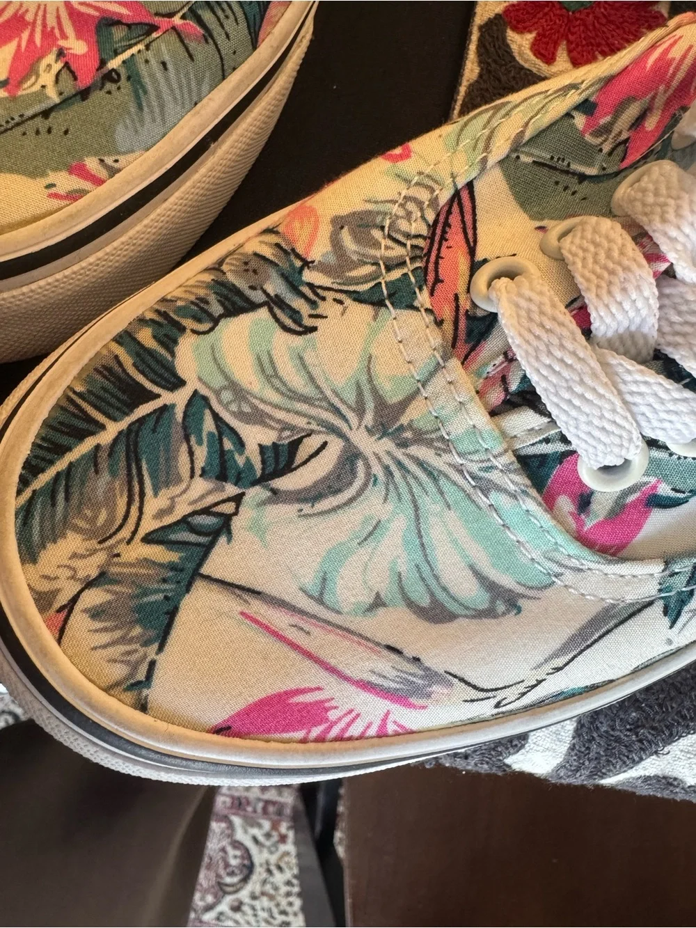 VANS old skool Paradise Floral tropical pattern   Size 9 womens